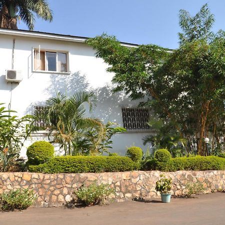 Shangri-La Hotel Uganda Kampala Exteriör bild