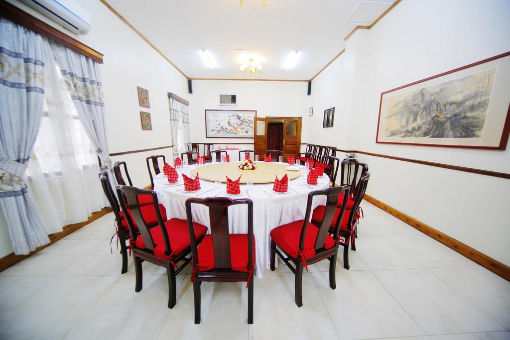Shangri-La Hotel Uganda Kampala Exteriör bild
