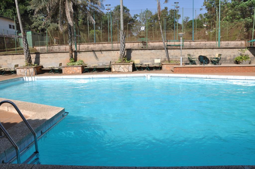 Shangri-La Hotel Uganda Kampala Exteriör bild