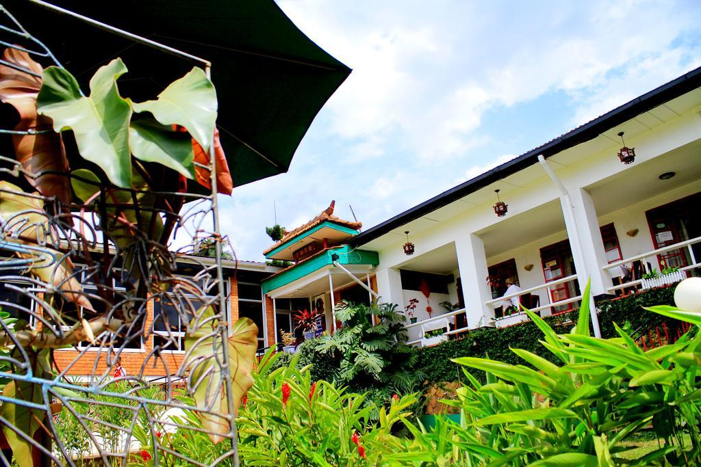 Shangri-La Hotel Uganda Kampala Exteriör bild