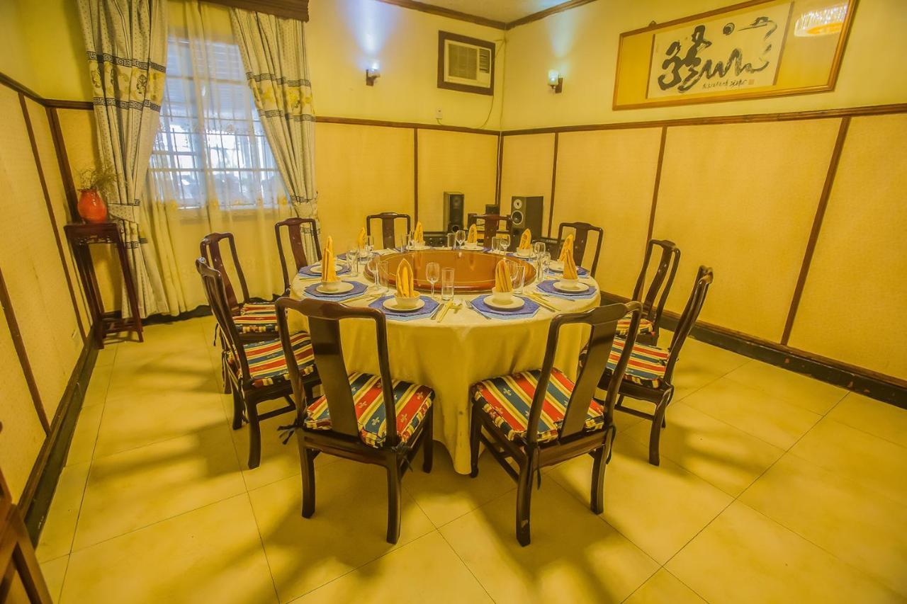 Shangri-La Hotel Uganda Kampala Exteriör bild